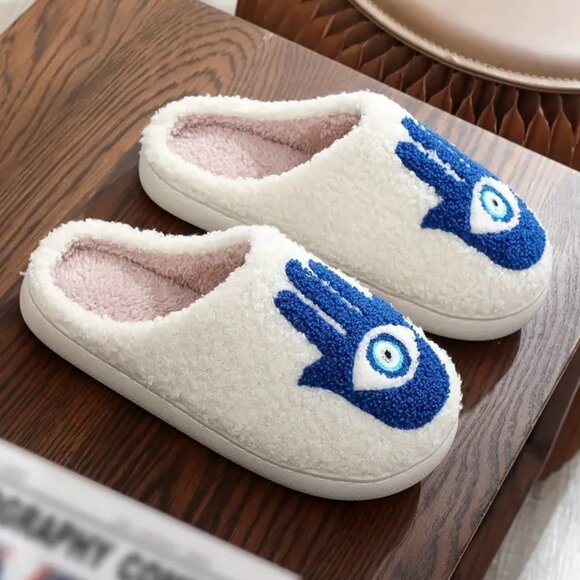 RESERVED 4 lady π€ Hamsa Slippers Sherpa Evil Eye Indoor Outdoor NEW LAST PAIR - Picture 3 of 7